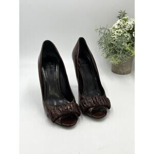 Burberry Brown Patent Leather Ruffle Detail Embellishment Cone Heels Sz 8-8.5/39
